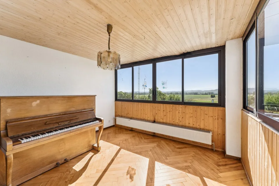 Casa da ristrutturare con grande potenziale – foto 11 di 13