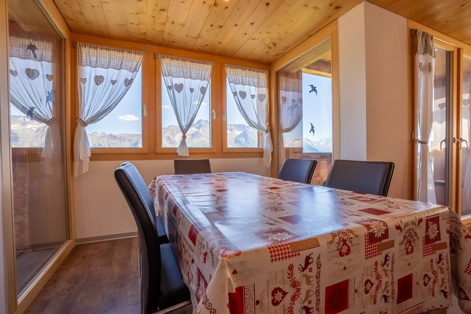 Ampio appartamento di vacanza con tre balconi nel cuore di Bettmeralp – foto 6 di 30