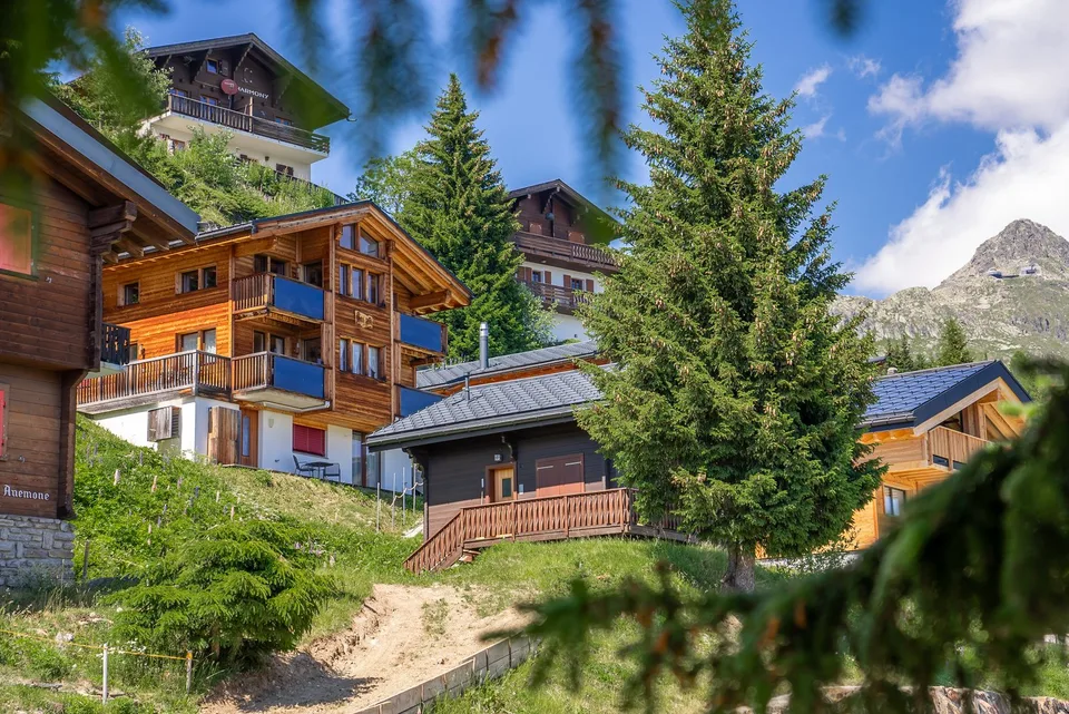 Grosszügige Ferienwohnung mit drei Balkonen im Herzen der Bettmeralp