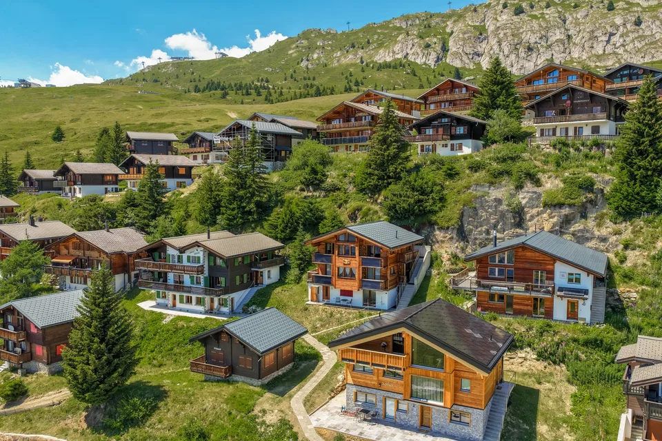 Ampio appartamento di vacanza con tre balconi nel cuore di Bettmeralp