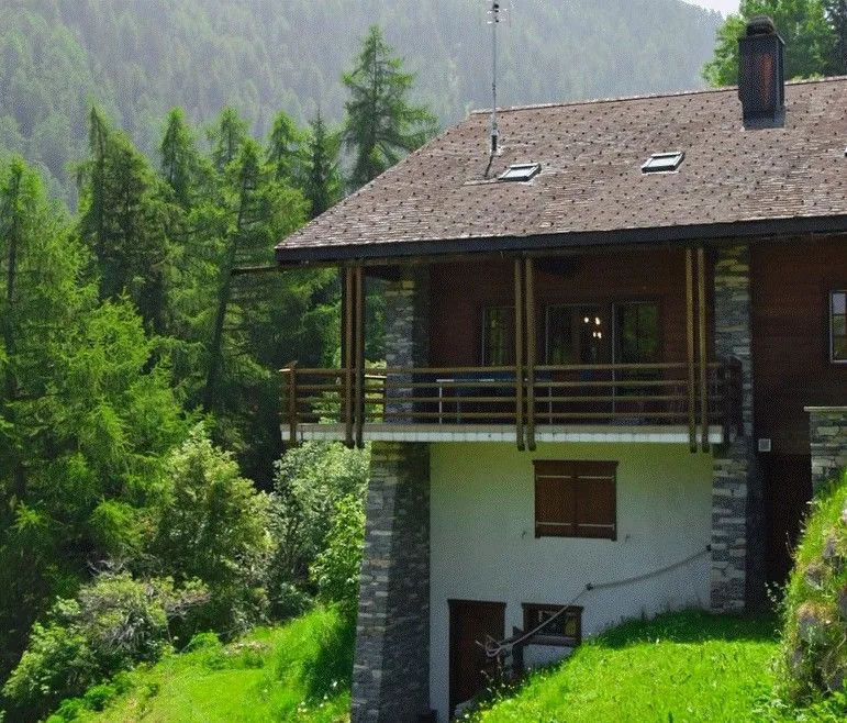 Magnifico chalet con terrazza e 9,5 locali a La Tzoumaz