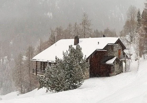 Magnifico chalet con terrazza e 9,5 locali a La Tzoumaz