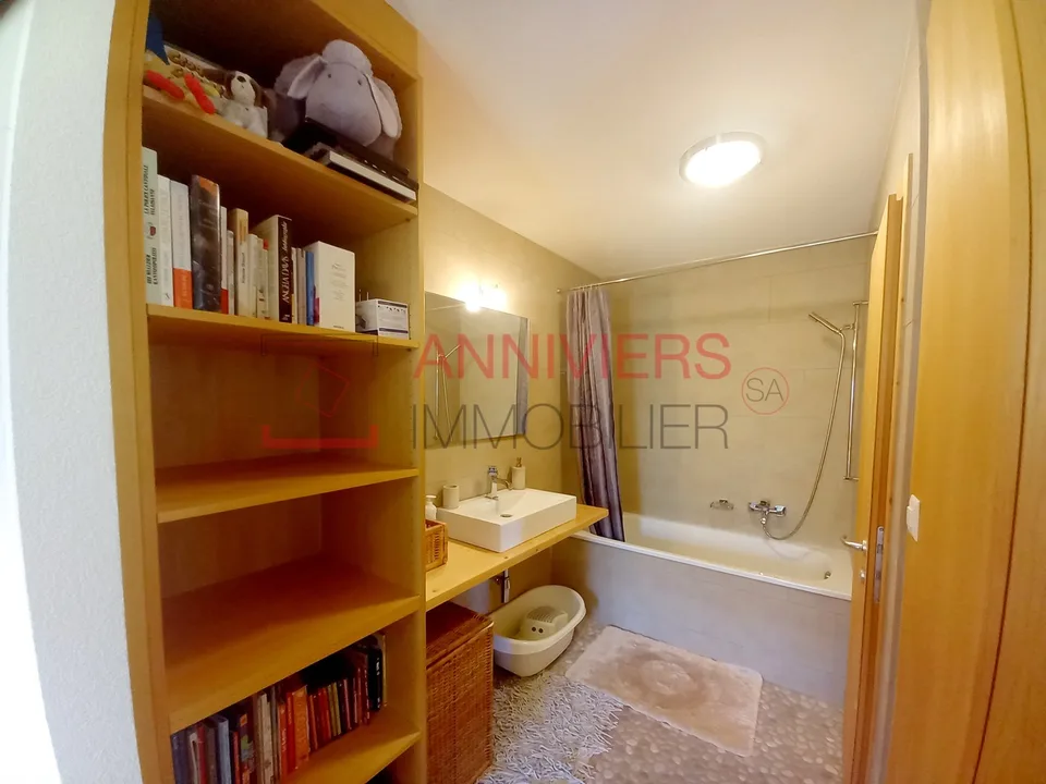 Geräumige Dachgeschosswohnung - 4 Zimmer - Freie und sonnige Aussicht – Foto 9 von 13