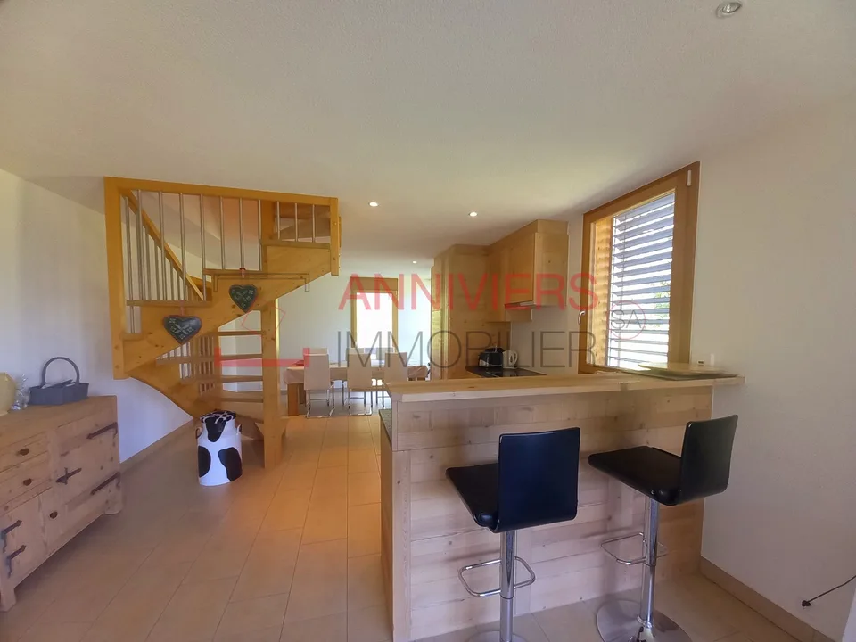 Spacieux appartement en duplex - 4 pièces - Vue dégagée et ensoleillé