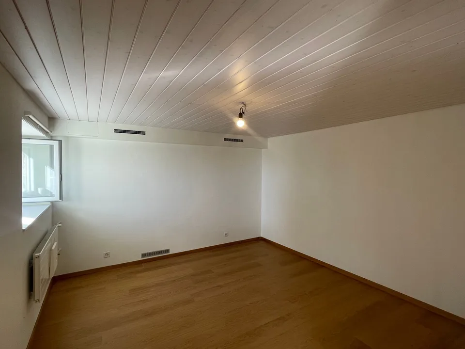 Gebäude mit 3 Wohnungen und Baugrundstück zu verkaufen in Diesse