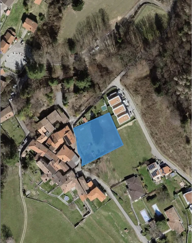Terreno edificabile + casa ticinese a Breggia Sagno