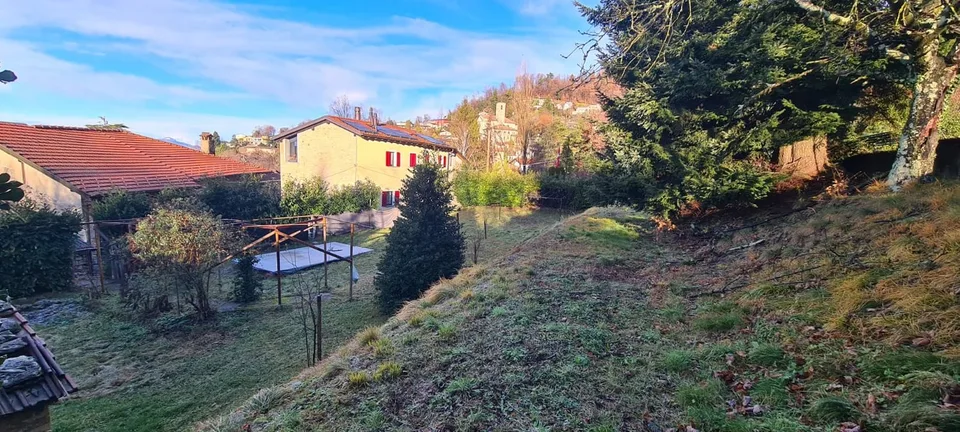 Baugrundstück + Tessiner Haus in Breggia Sagno