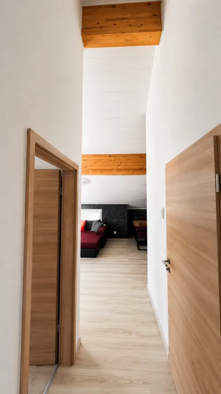 Schöne individuelle Villa mit 2 Wohnungen und einem großen Studio, in unmittelbarer Nähe zum Zentrum von Yverdon, mit einem geräumigen, reich begrünten und blühenden Garten – Foto 24 von 30