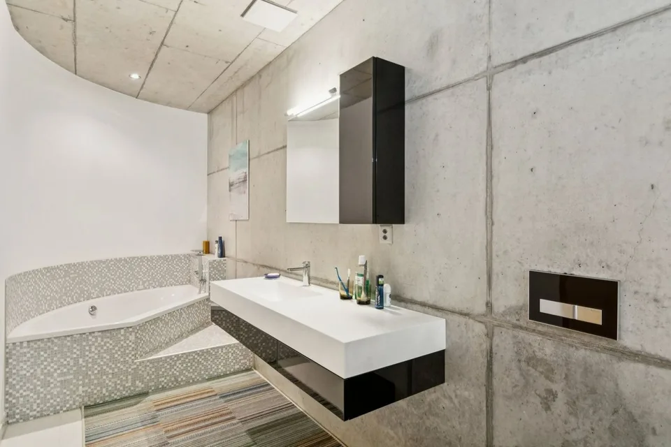 Traumwohnung, Design und funkelnder Blick auf Moutier – Foto 11 von 13