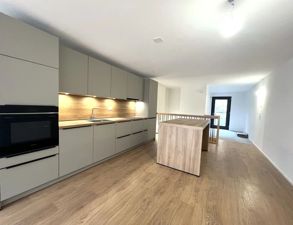 Schönes neues Duplex / 3 SZ / 2 Badezimmer / 1 Balkon / Minergie
