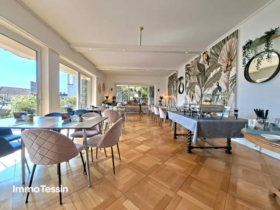 EINMALIGE GELEGENHEIT: Wunderschönes Hotel in Brissago mit atemberaubender Panoramaseesicht am Lago Maggiore – Foto 6 von 13