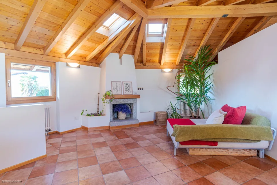 Morbio Inferiore – Petite Maison Ensoleillée avec Cour Privée – photo 11 sur 18