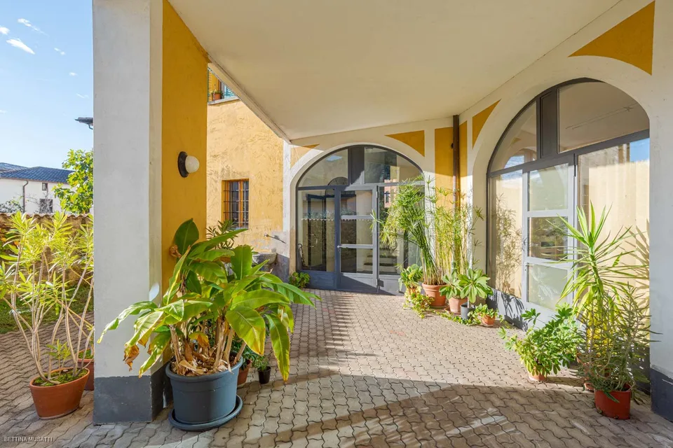 MORBIO INFERIORE – MAISON ENSOLEILLÉE AVEC COUR PRIVÉE
