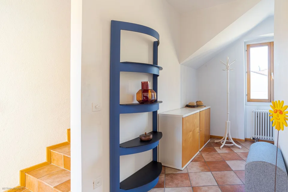MORBIO INFERIORE – MAISON ENSOLEILLÉE AVEC COUR PRIVÉE