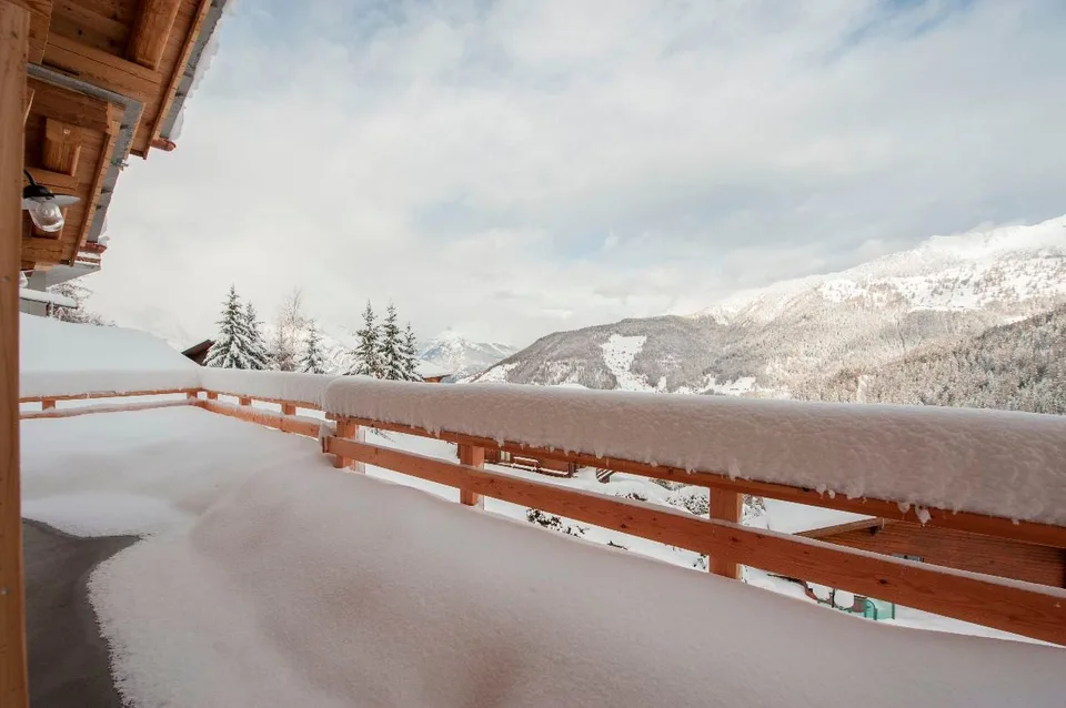 Geräumiges Fünf-Zimmer-Chalet mit Panoramablick – Foto 10 von 13