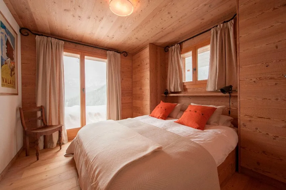 Geräumiges Fünf-Zimmer-Chalet mit Panoramablick – Foto 12 von 13