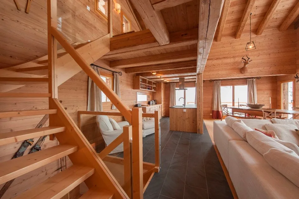 Geräumiges Fünf-Zimmer-Chalet mit Panoramablick – Foto 8 von 13