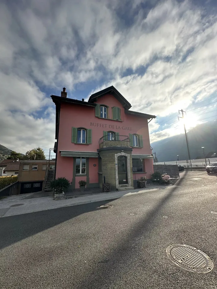 Appartement de 3,5 pces à deux pas de la gare de St-Léonard