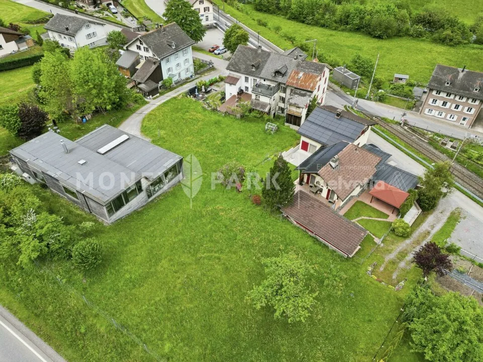 Propriété de projet avec potentiel de nouvelle construction et bâtiment existant directement à la gare – photo 11 sur 12