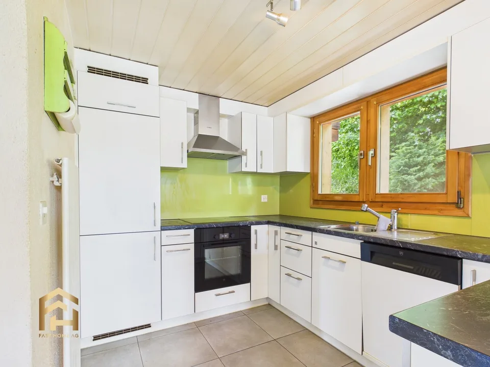 Au-dessus des toits de Ried-Brig : maison individuelle avec jardin d'hiver, sauna & vue panoramique