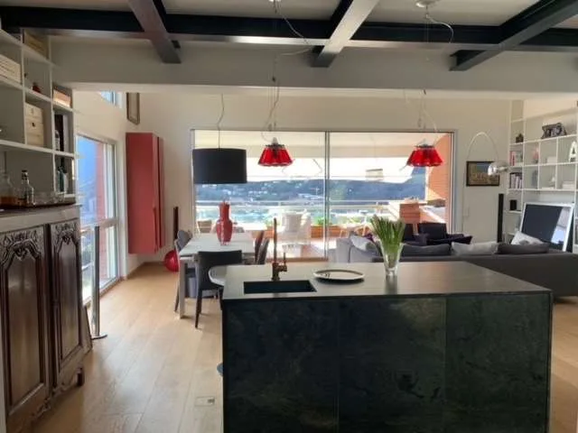 Montagnola - Exklusives Dachgeschoss-Duplex mit Seeblick, 50 m von der TASIS