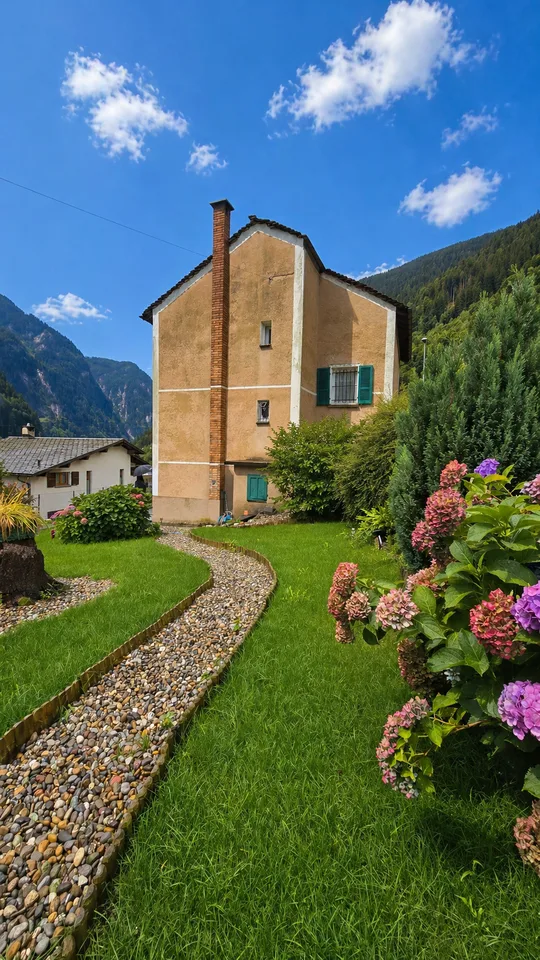 Elegante casa di charme in posizione elevata ad Arvigo  - Calanca