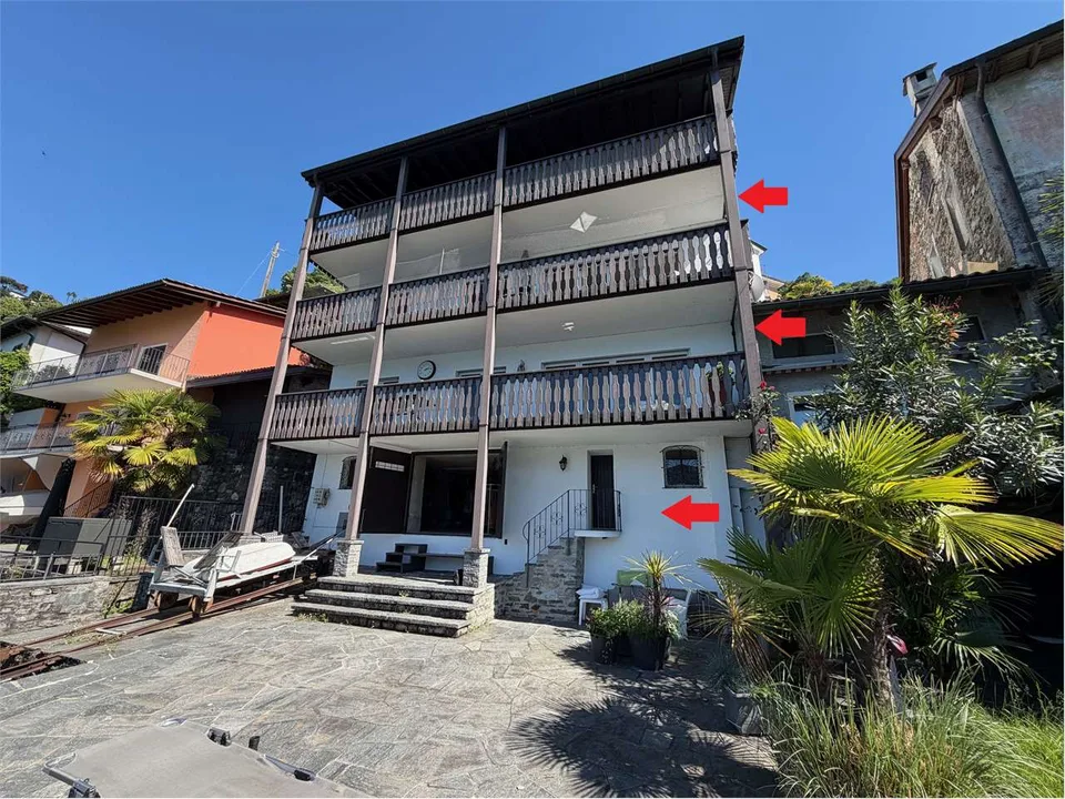 DIRETTAMENTE SUL LAGO!!! Esclusiva residenza fronte lago con accesso p