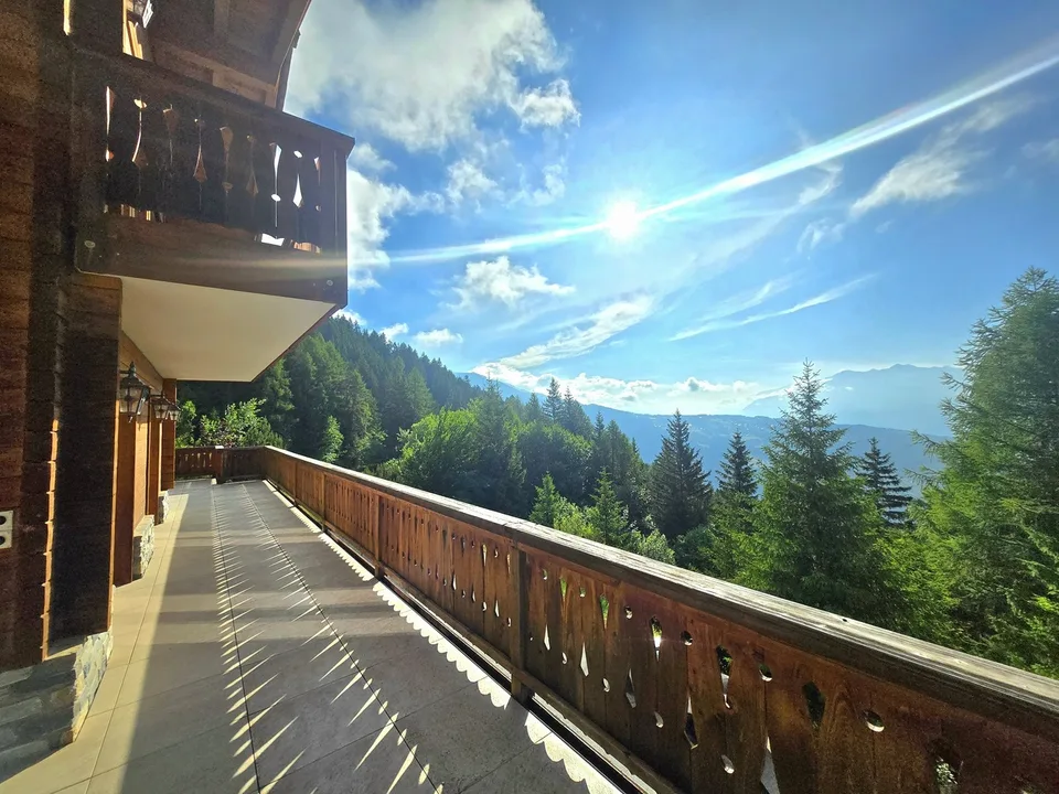 SPLENDIDO CHALET DI 10 LOCALI A ANZERE - VISTA INEGUAGLIABILE & POSIZIONE TOP