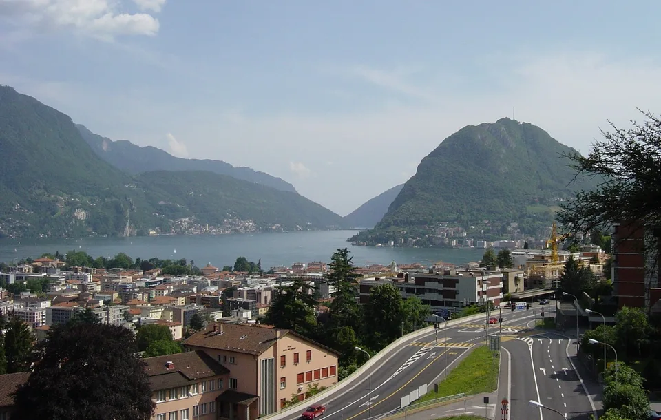 Vendesi attico con splendida vista lago – foto 10 di 14
