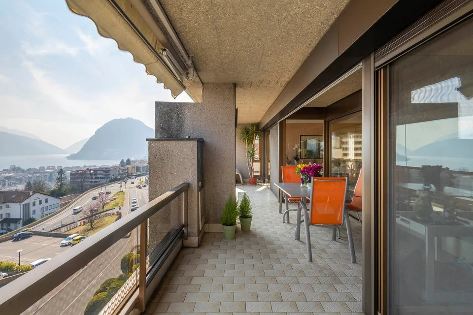 Vendesi attico con splendida vista lago – foto 9 di 14