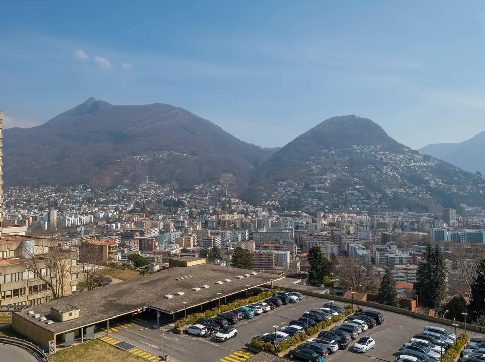 Vendesi attico con splendida vista lago – foto 13 di 14