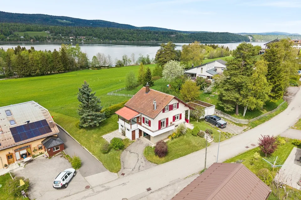 Villa di carattere con vista lago - Nel cuore della Valle di Joux