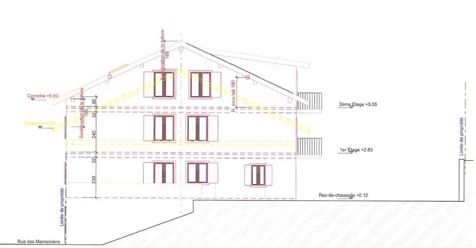 Vorprojekt - Gebäude mit Entwicklungspotenzial in Charrat