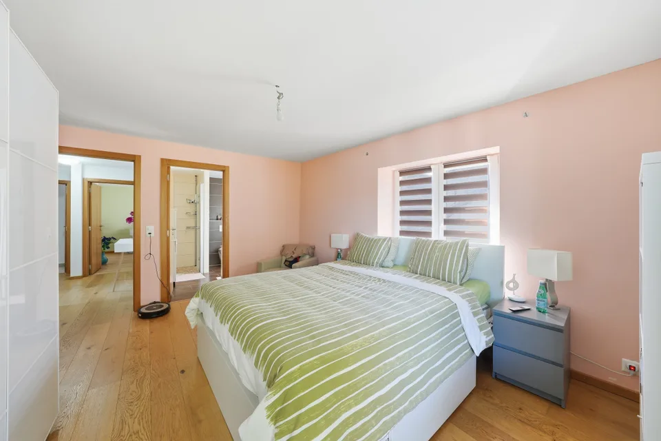 Familiäre Villa in ruhiger Lage mit großem Garten
