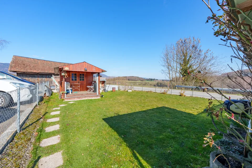 Familiäre Villa in ruhiger Lage mit großem Garten