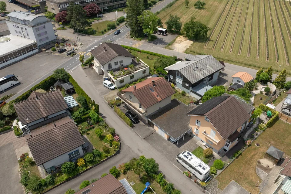 Freistehendes 5-Zimmer-Einfamilienhaus mit Garten in Studen – Foto 31 von 33