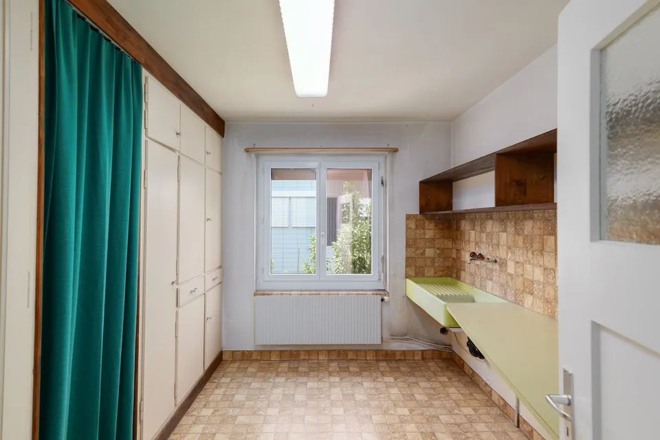 Freistehendes 5-Zimmer-Einfamilienhaus mit Garten in Studen – Foto 16 von 33