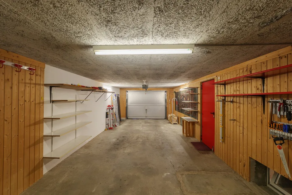 Freistehendes 5-Zimmer-Einfamilienhaus mit Garten in Studen – Foto 25 von 33