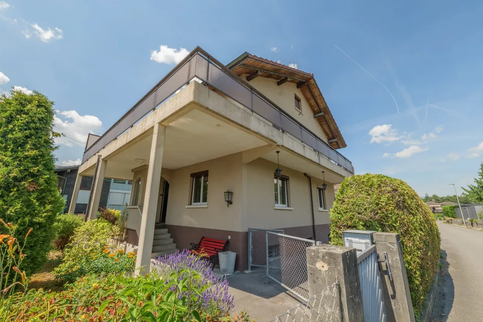 Freistehendes 5-Zimmer-Einfamilienhaus mit Garten in Studen – Foto 15 von 33