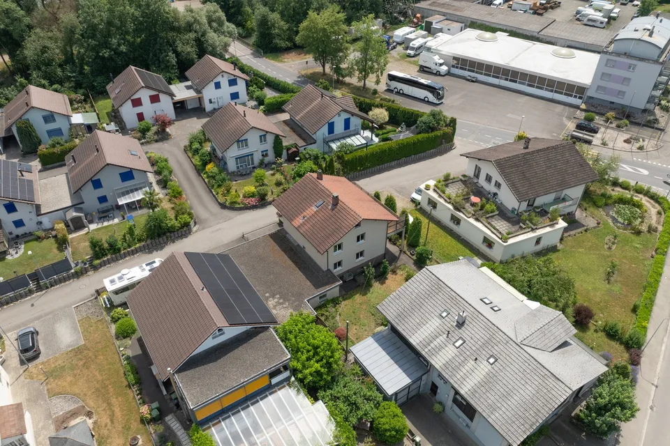 Freistehendes 5-Zimmer-Einfamilienhaus mit Garten in Studen – Foto 30 von 33