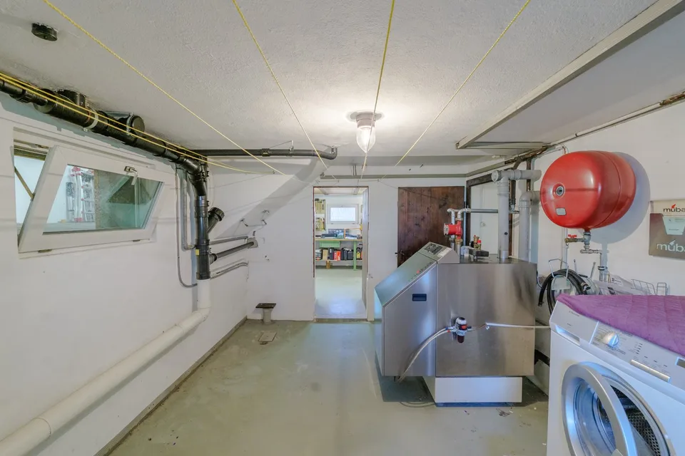 Freistehendes 5-Zimmer-Einfamilienhaus mit Garten in Studen – Foto 20 von 33