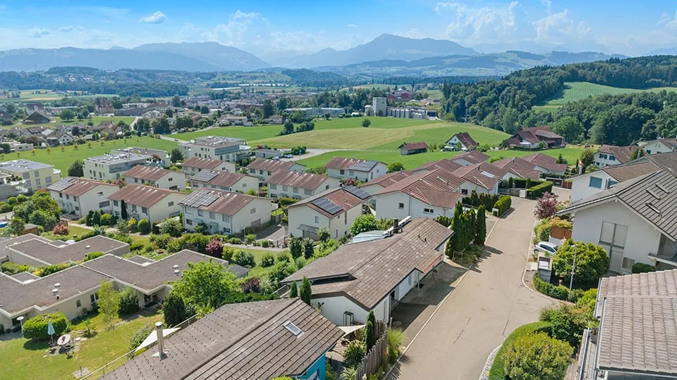 Maison unifamiliale spacieuse avec beau jardin et vue – photo 11 sur 11