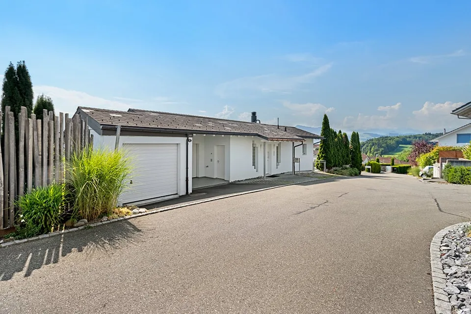 Maison unifamiliale spacieuse avec beau jardin et vue – photo 10 sur 11