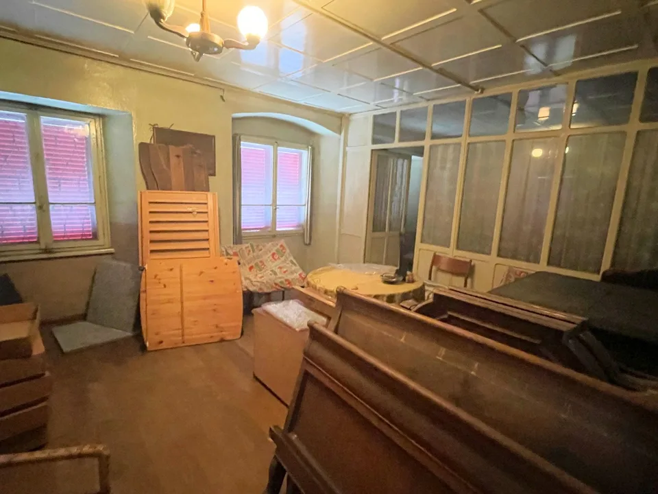 Maison tessinoise à rénover en zone centrale du noyau du village