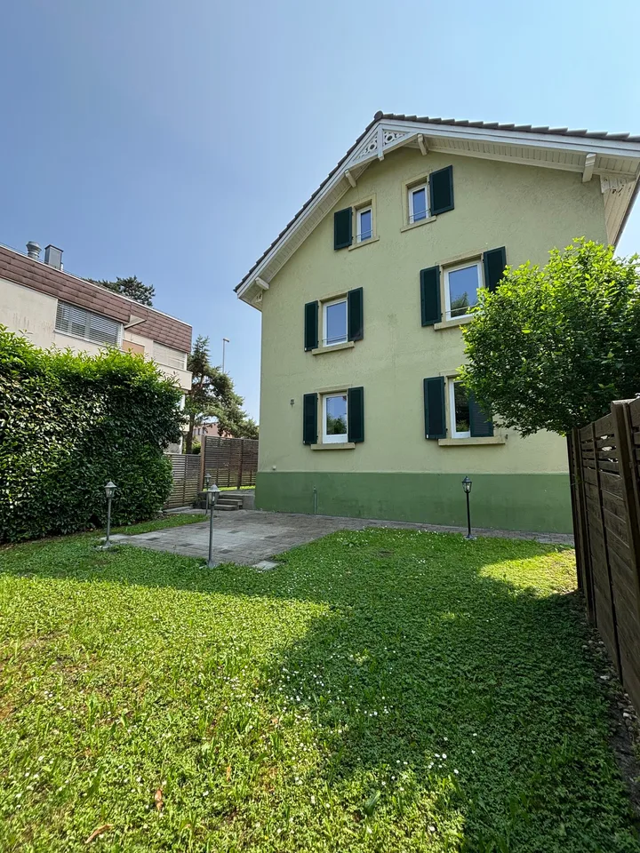 Renoviertes 5.5-Zimmer-Doppeleinfamilienhaus in Muttenz