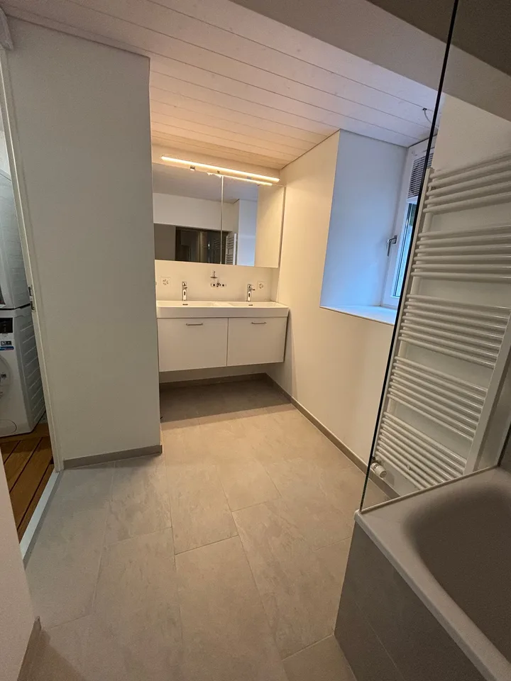 Maison jumelée rénovée de 5,5 pièces à Muttenz – photo 11 sur 14