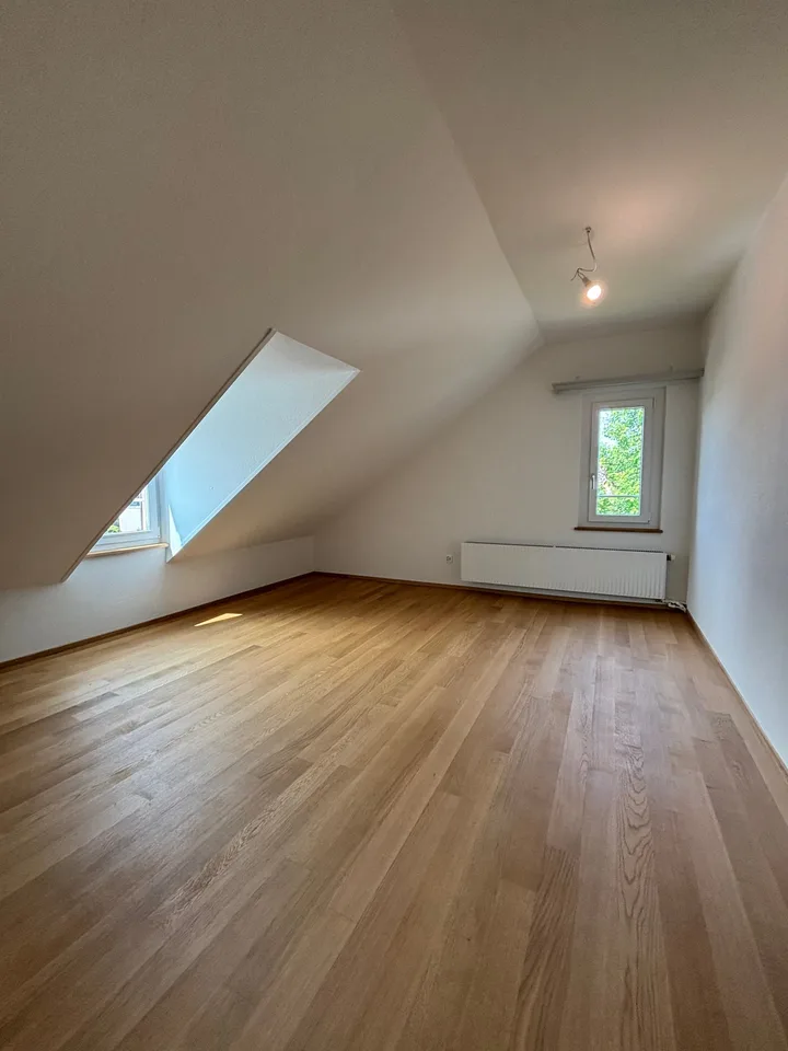 Maison jumelée rénovée de 5,5 pièces à Muttenz – photo 10 sur 14
