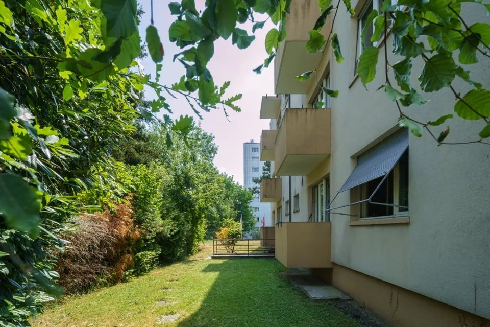 Charmante 4.5-Zimmer-Wohnung mit Balkon in Binningen – Foto 10 von 12