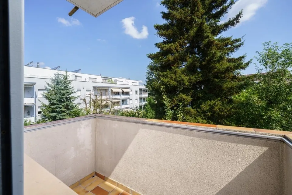 Charmante 4.5-Zimmer-Wohnung mit Balkon in Binningen – Foto 9 von 12