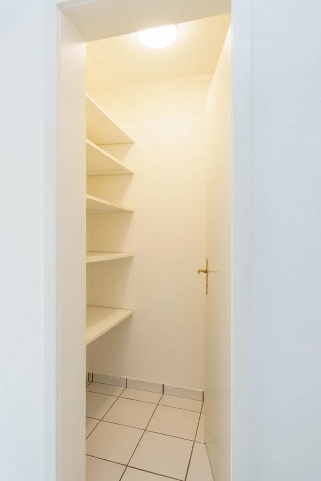 Charmante 4.5-Zimmer-Wohnung mit Balkon in Binningen – Foto 8 von 12